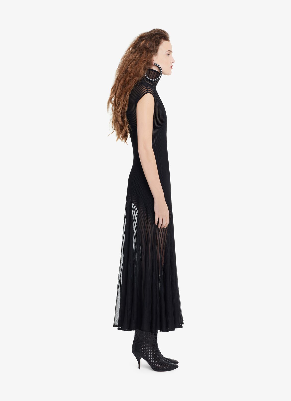 Robe longue semi-transparente à col montant  ALAÏA NOIR ROBE LONGUE SEMI-TRANSPARENTE À COL MONTANT